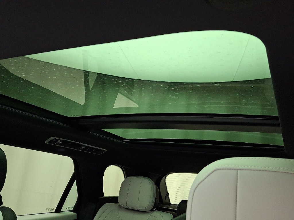New 2027 Charente Grey Land Rover Dynamic SE image 11