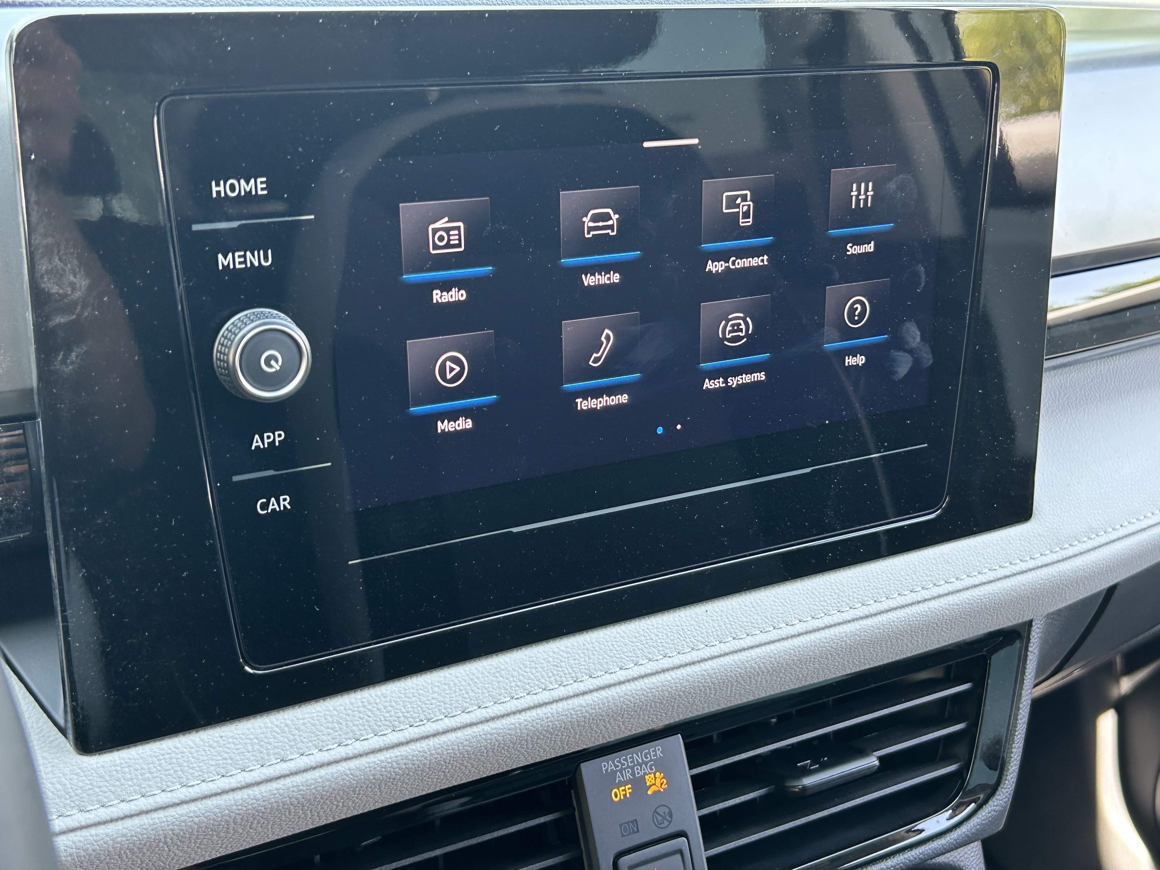 New 2026 Platinum Gray Metallic Volkswagen S image 18