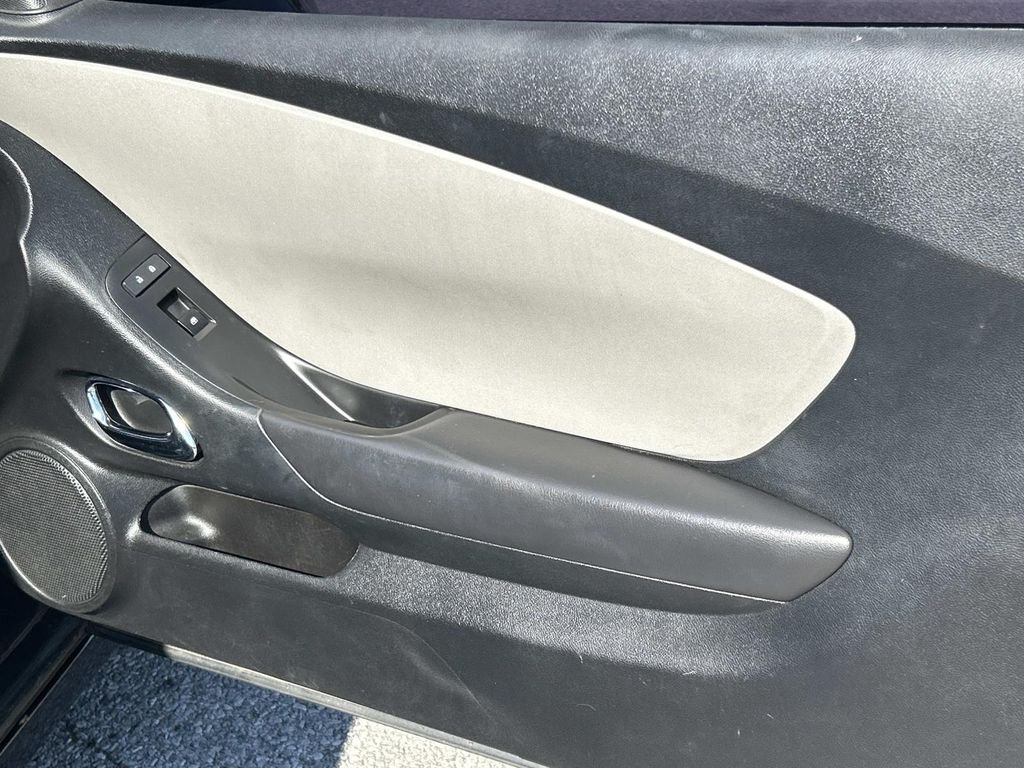 Used 2015 Ashen Gray Metallic Chevrolet 2LS image 17