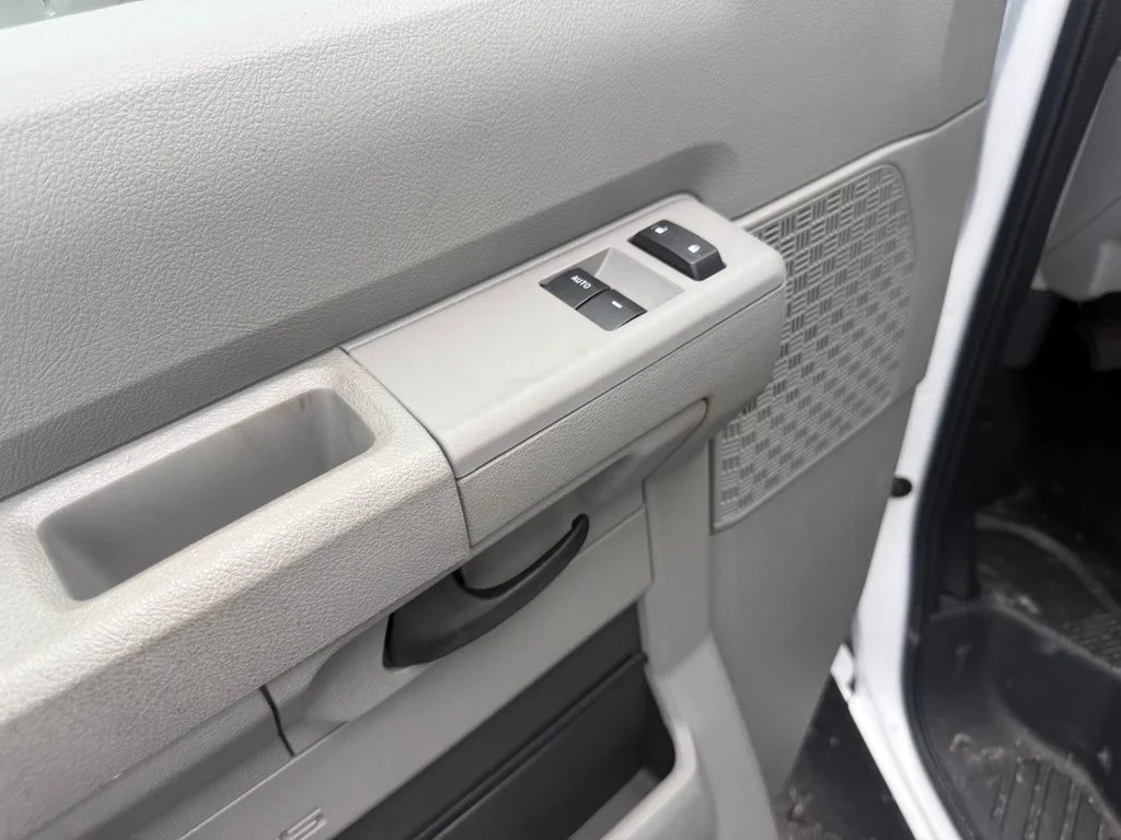 New 2027 Oxford White Ford E-450 DRW image 14