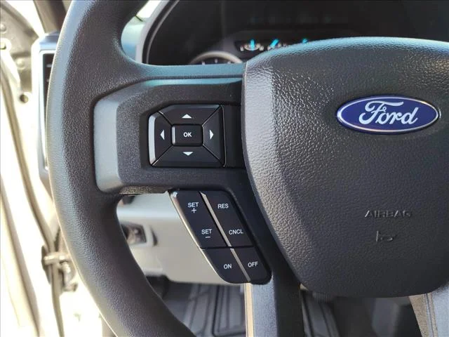 Used 2022 White Ford CREW XLT image 19