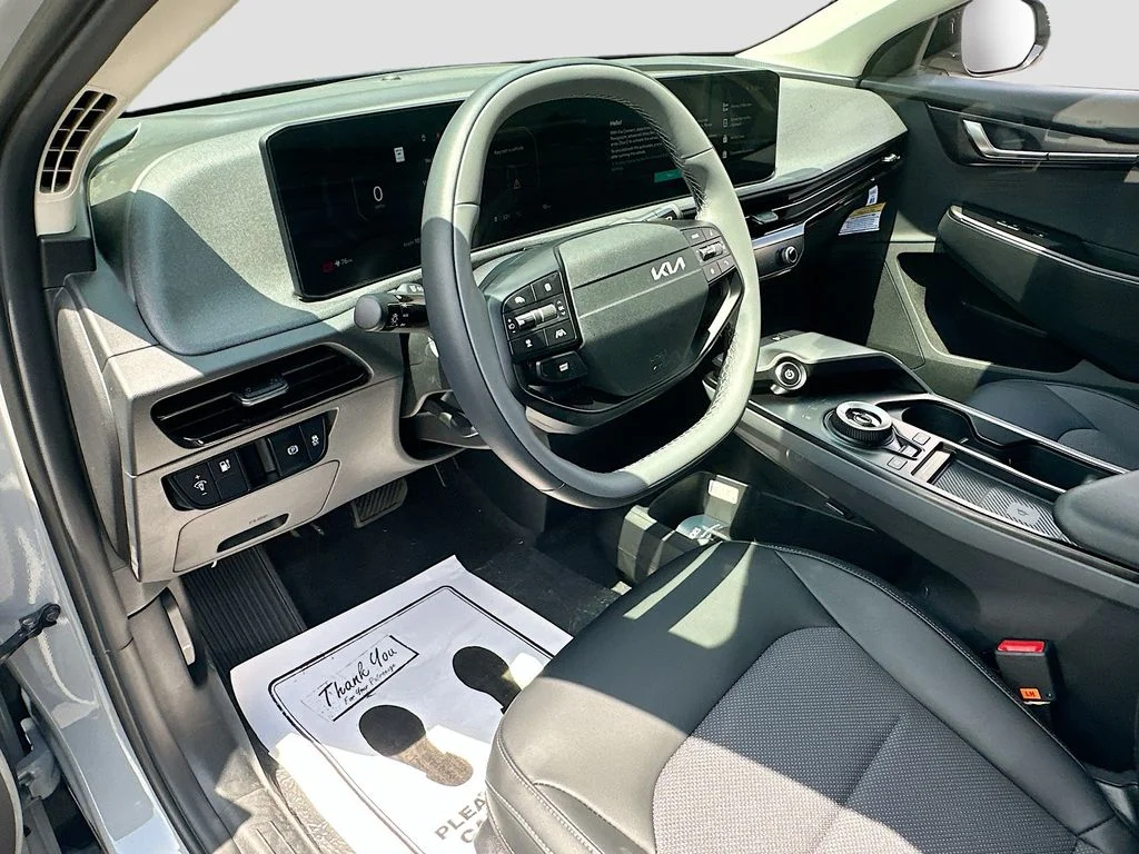 New 2026 Wolf Gray Kia LIGHT image 9