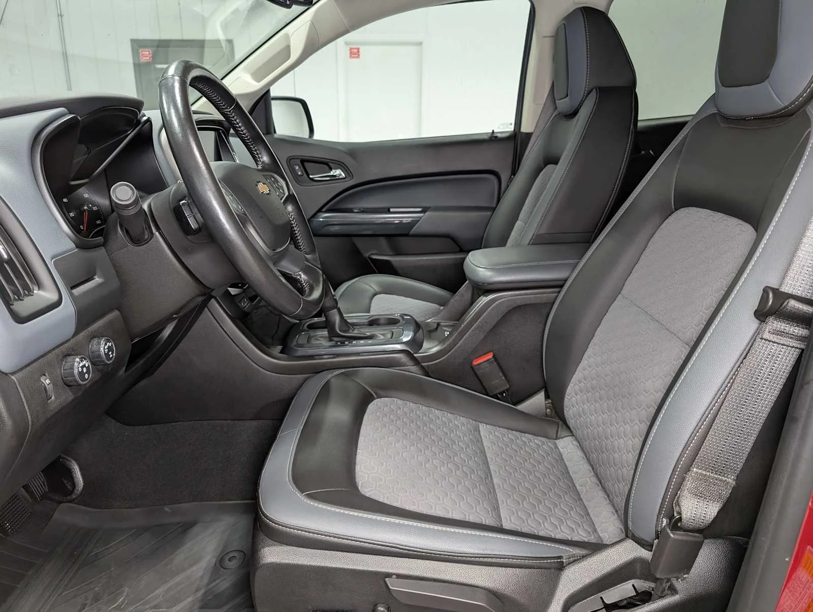 Used 2021 Cherry Red Tintcoat Chevrolet 4WD Z71 image 4