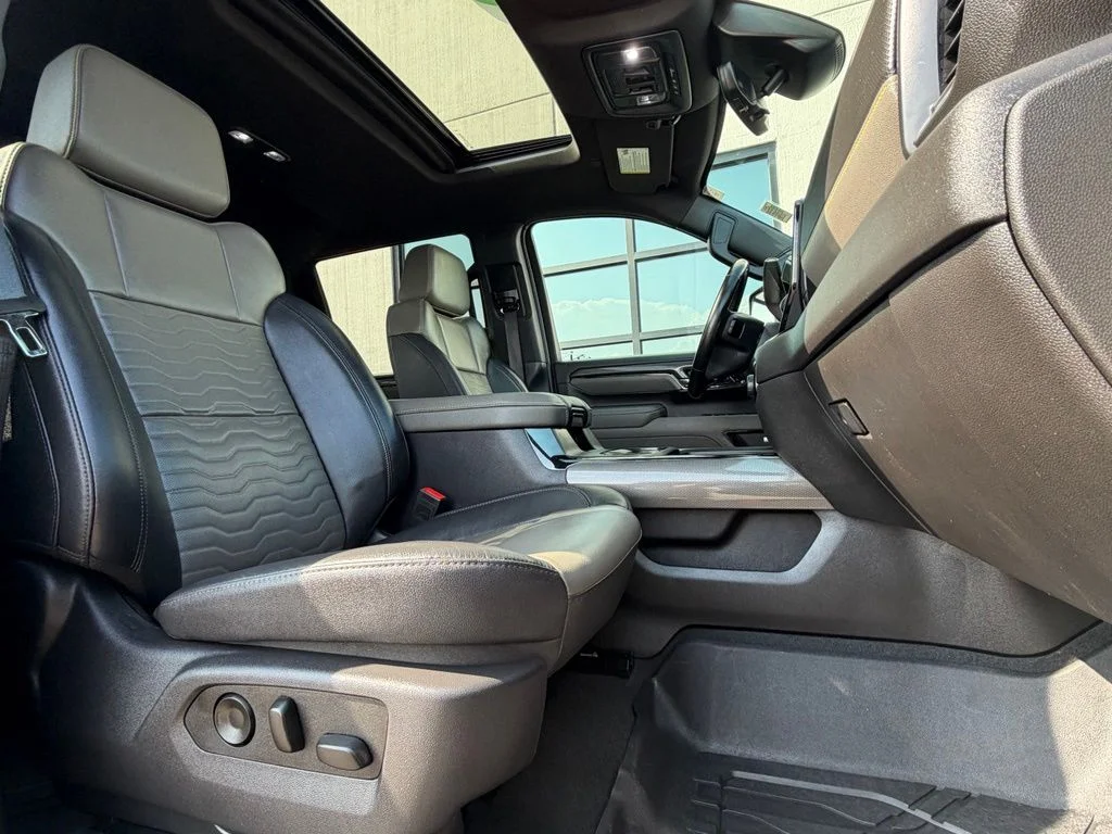 Used 2025 Gray Chevrolet ZR2 image 21
