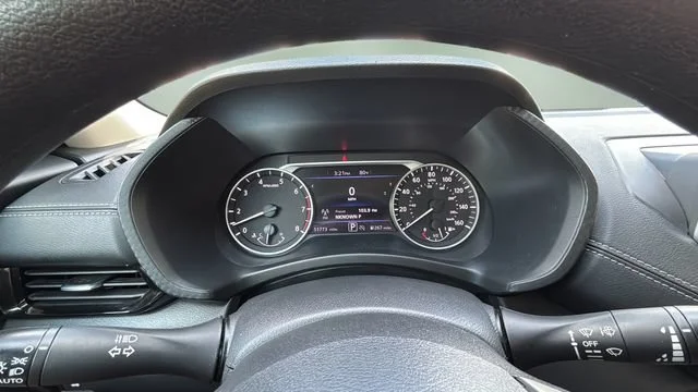 Used 2024  Nissan SV image 15