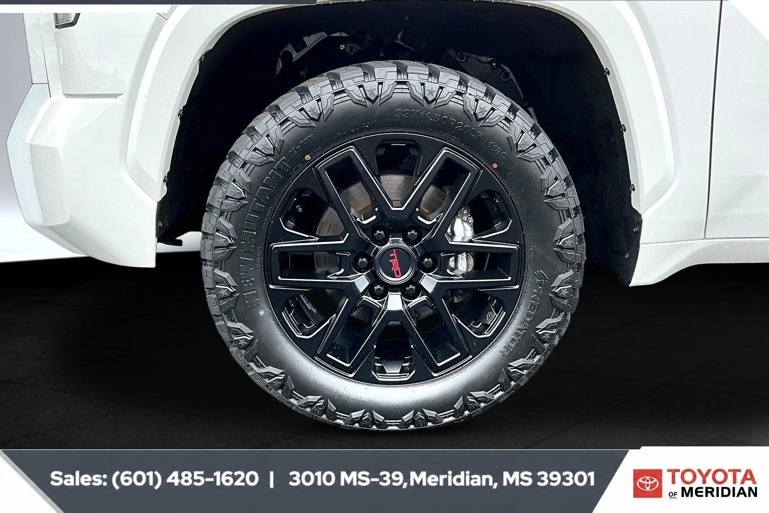Used 2023 Ice Cap Toyota SR5 image 7
