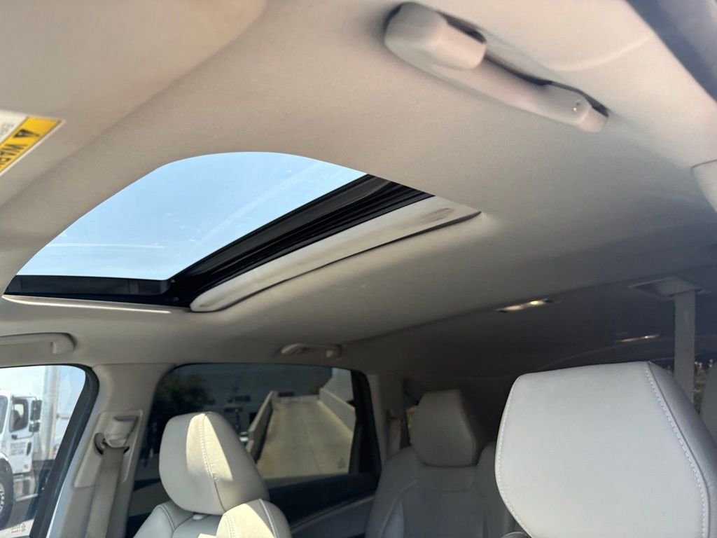 Used 2019 Silver Acura 3.5L image 11