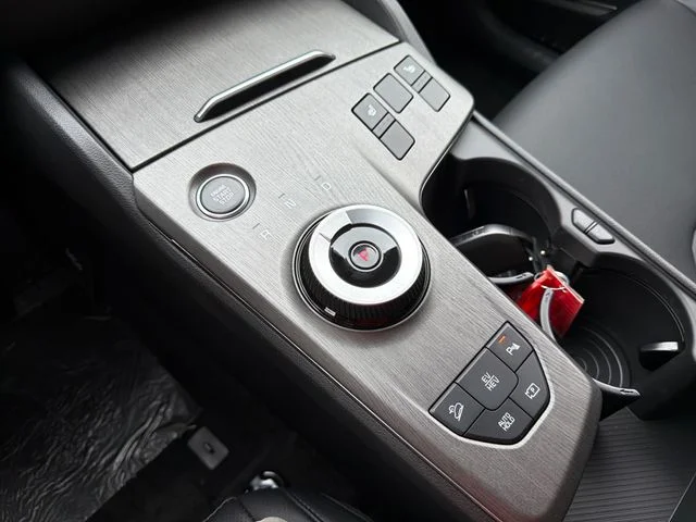 New 2026 Snow White Pearl Kia X-Line image 15