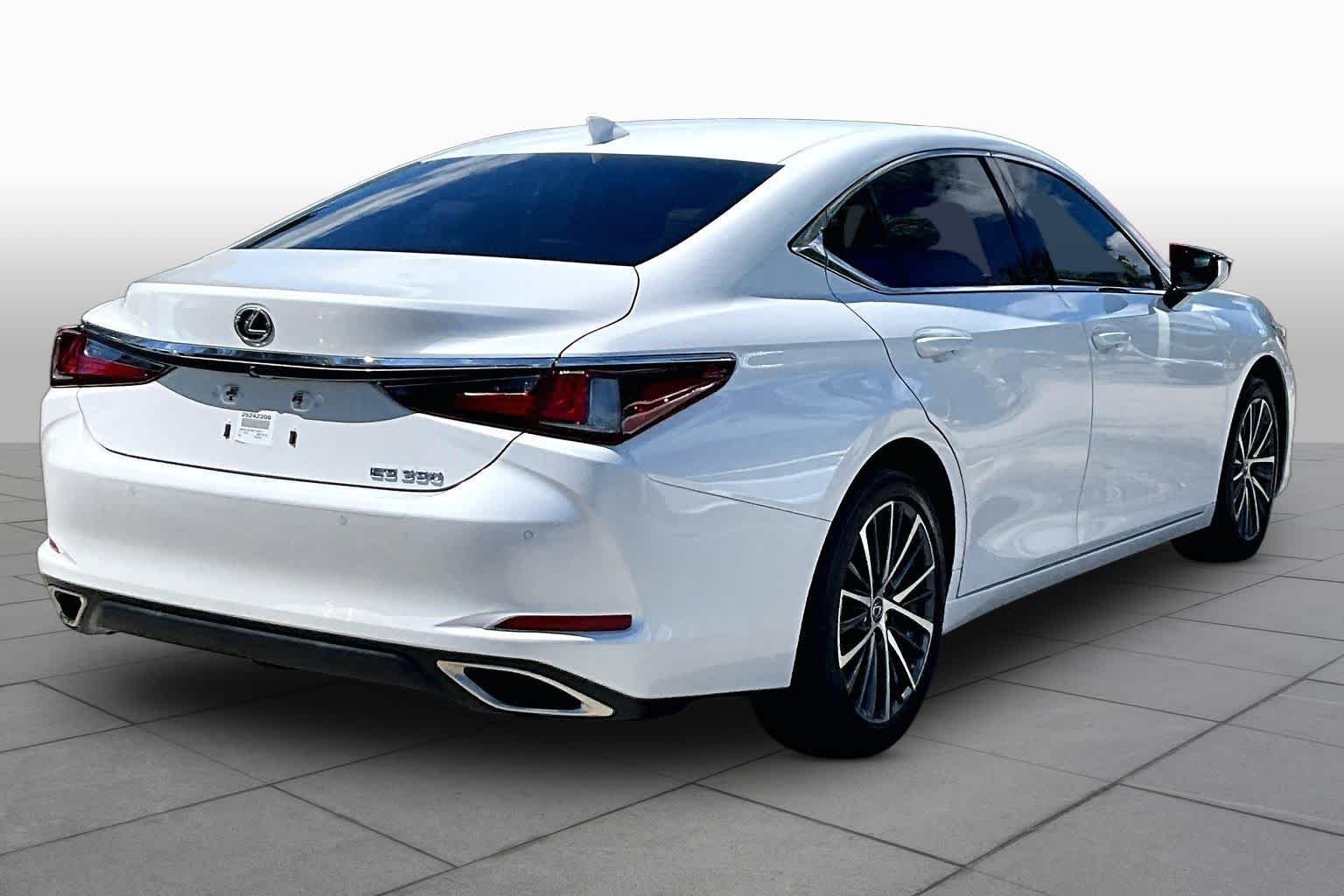 Used 2025 Eminent White Pearl Lexus  image 13