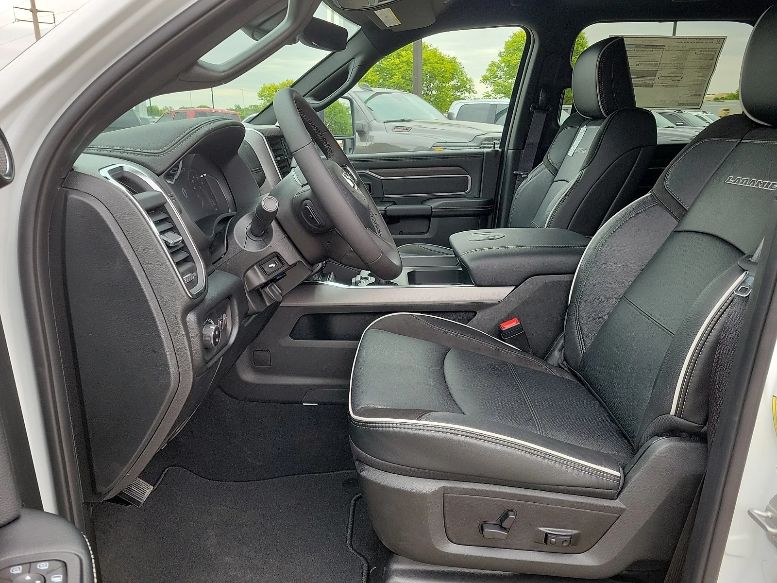 New 2026 PW7 Bright Whit Ram LARAMIE MEGA CAB 4X4 6