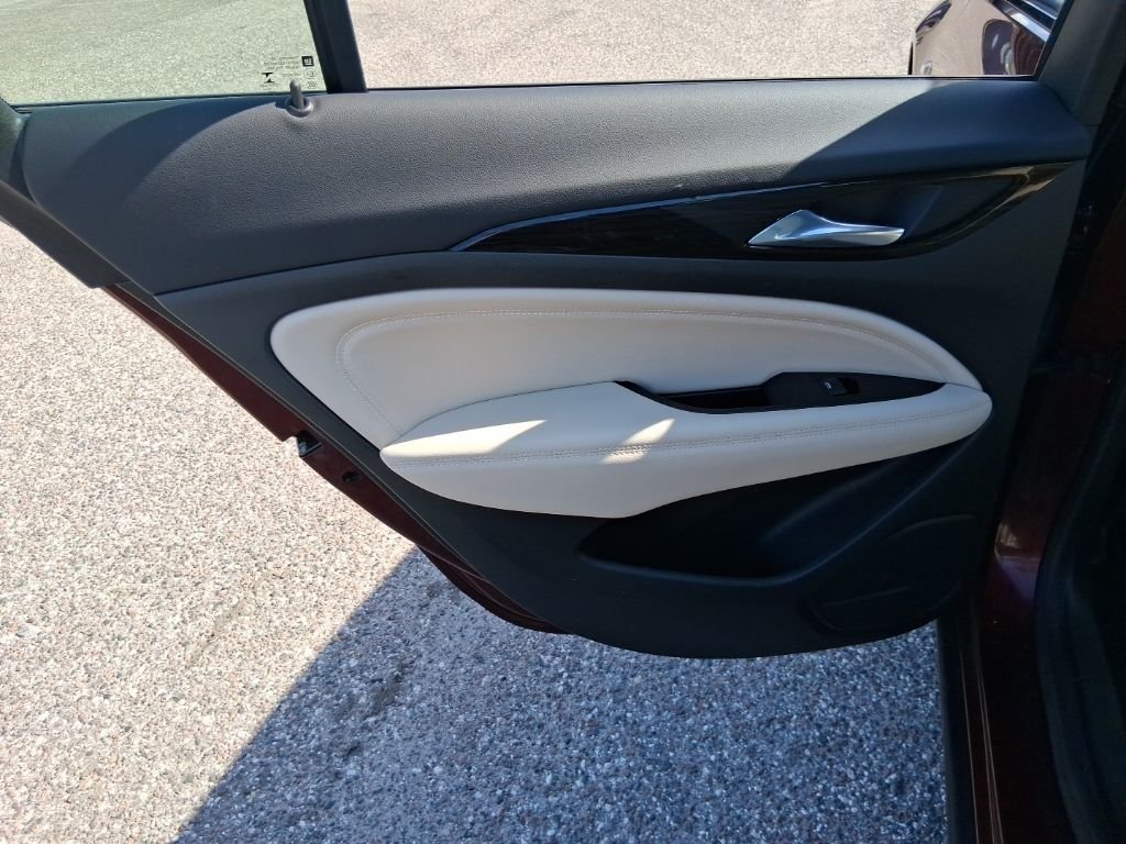 Used 2019 Red Buick Avenir image 14