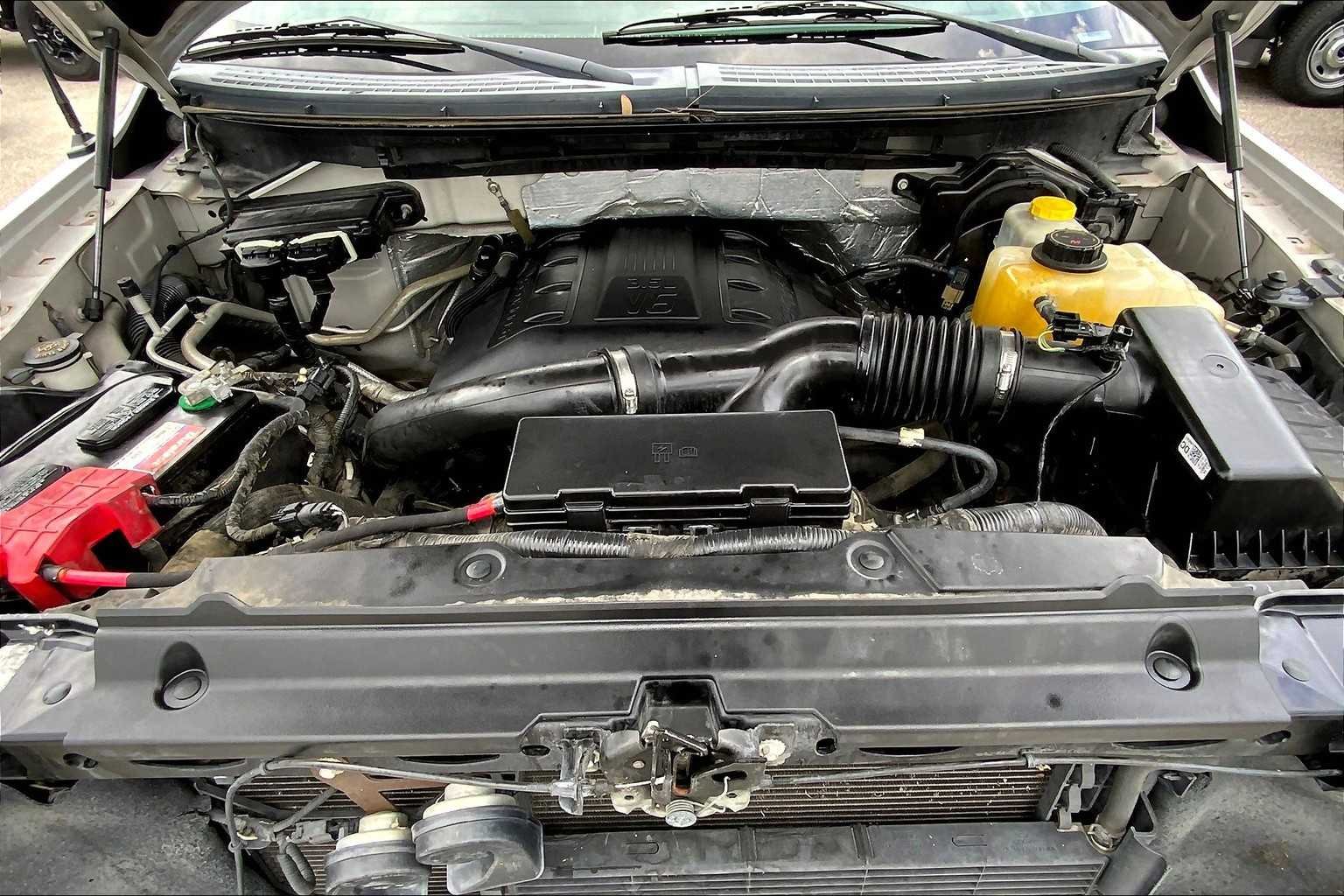 Used 2014 Ingot Silver Metallic Ford Lariat image 25