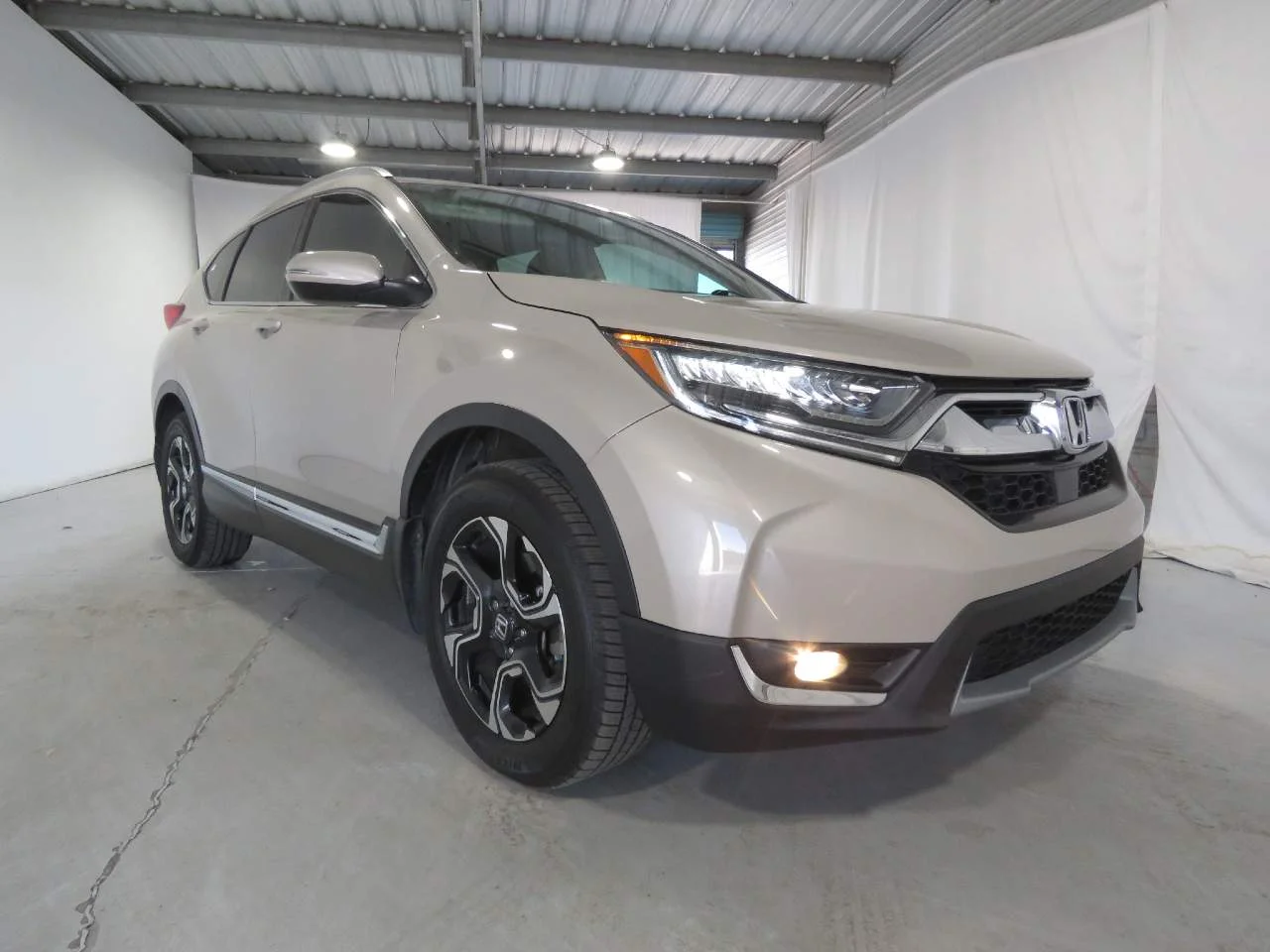 Used 2018 Sandstorm Metallic Honda Touring image 3
