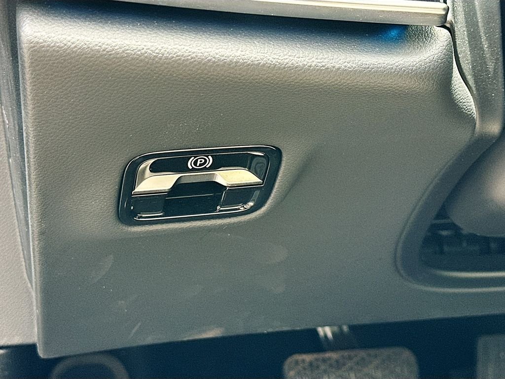 Certified Used 2025  Mercedes-Benz E 450 image 10
