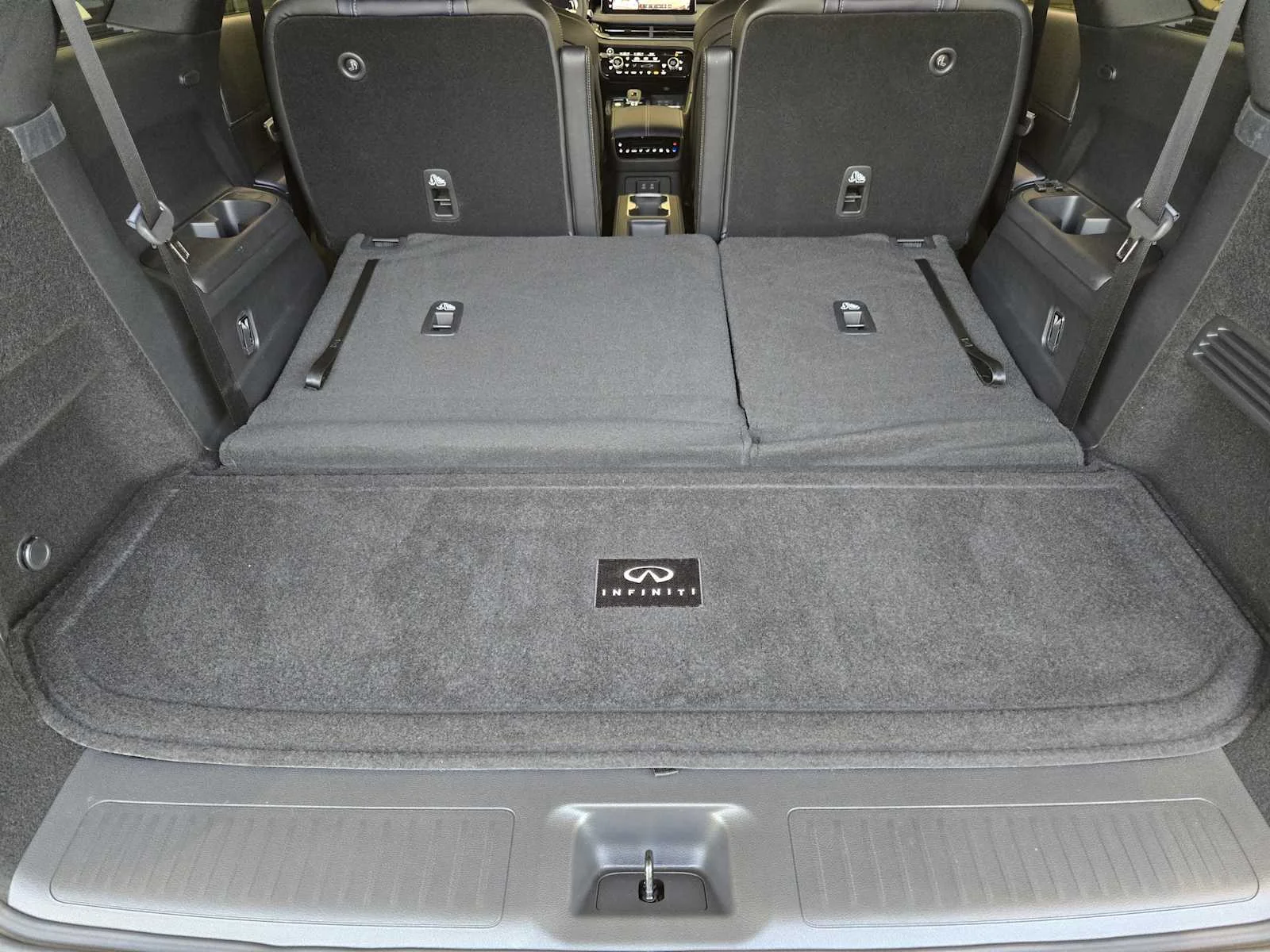 New 2026 2T GRPT SHDW INFINITI Sport AWD image 22