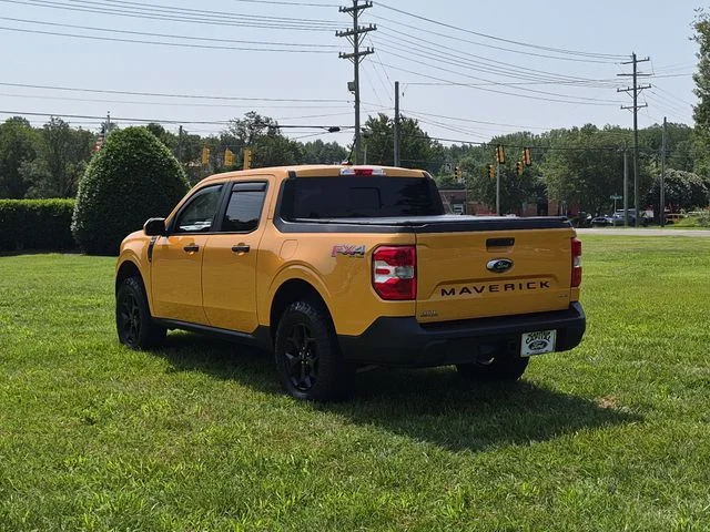Used 2023 Orange Ford XLT image 11