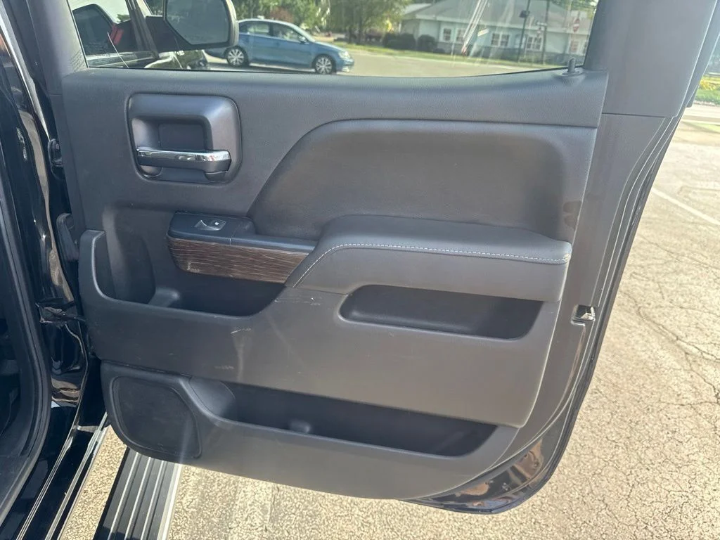 Used 2017 Black GMC Denali image 35