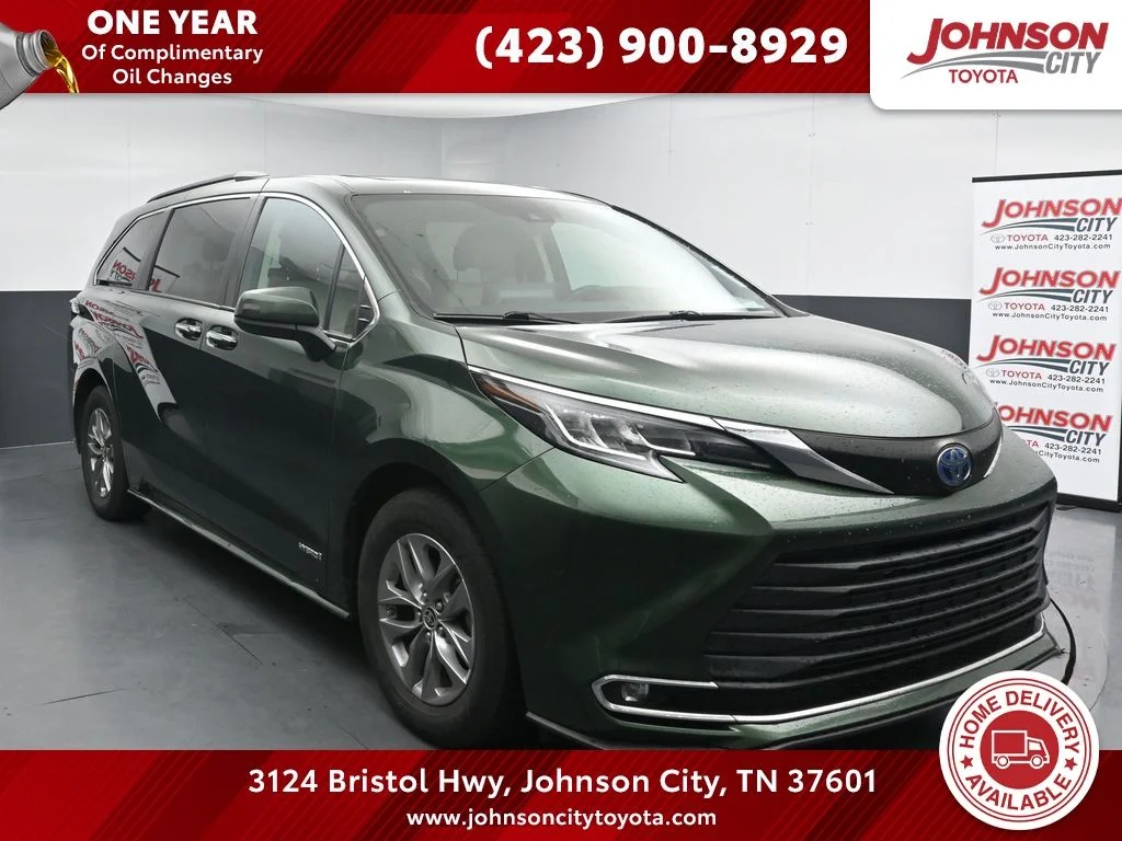 2021 Toyota Sienna XLE 7-Passenger Hybrid AWD's photo