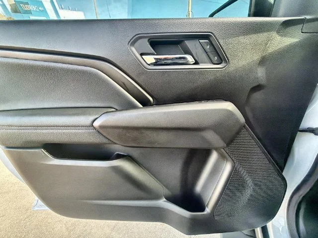 Used 2025 Summit White GMC Elevation image 21