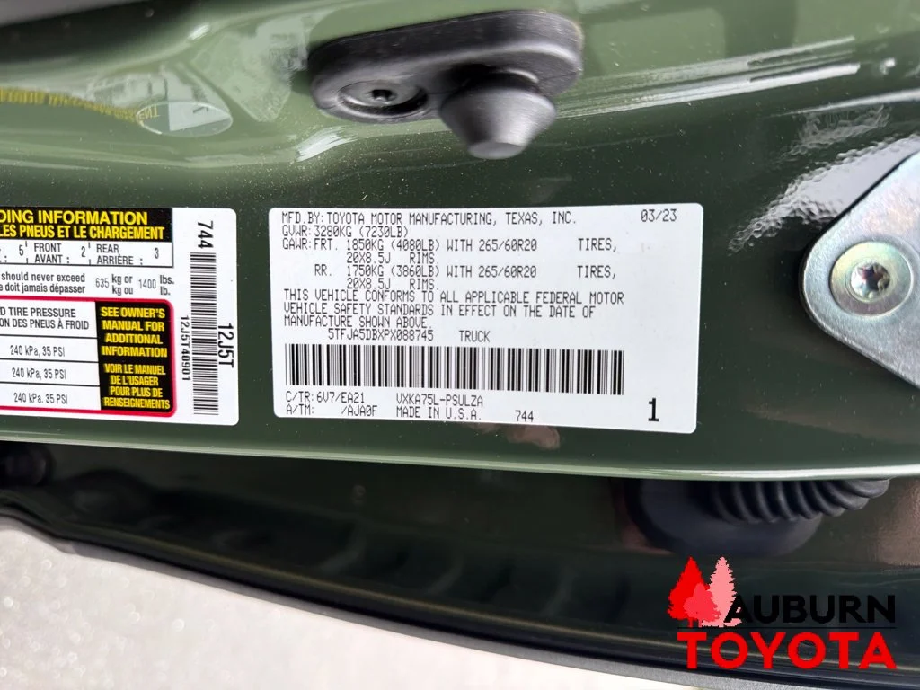 Used 2023 Green Toyota Limited image 33