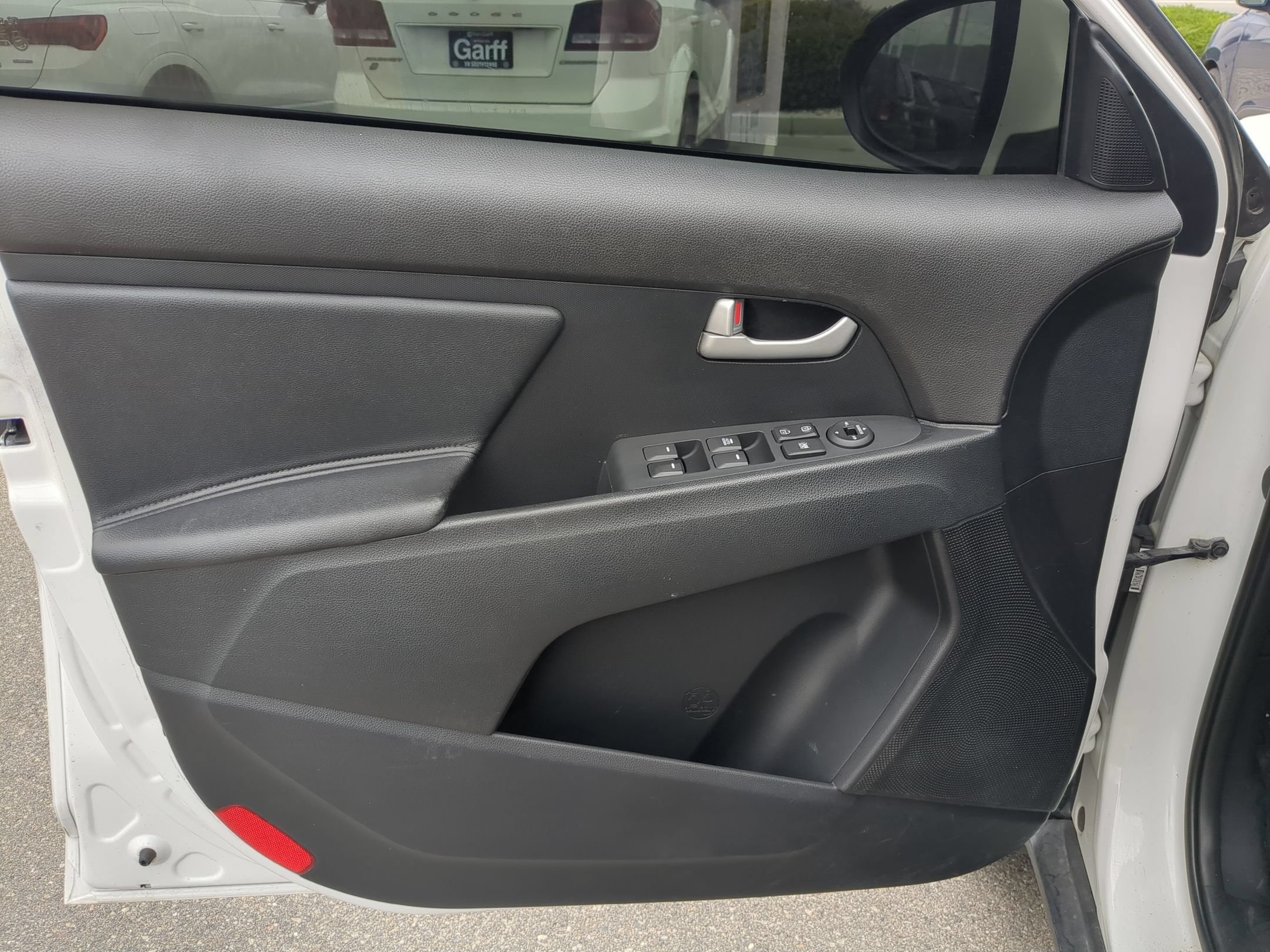 Used 2016 Clear White Kia LX image 12