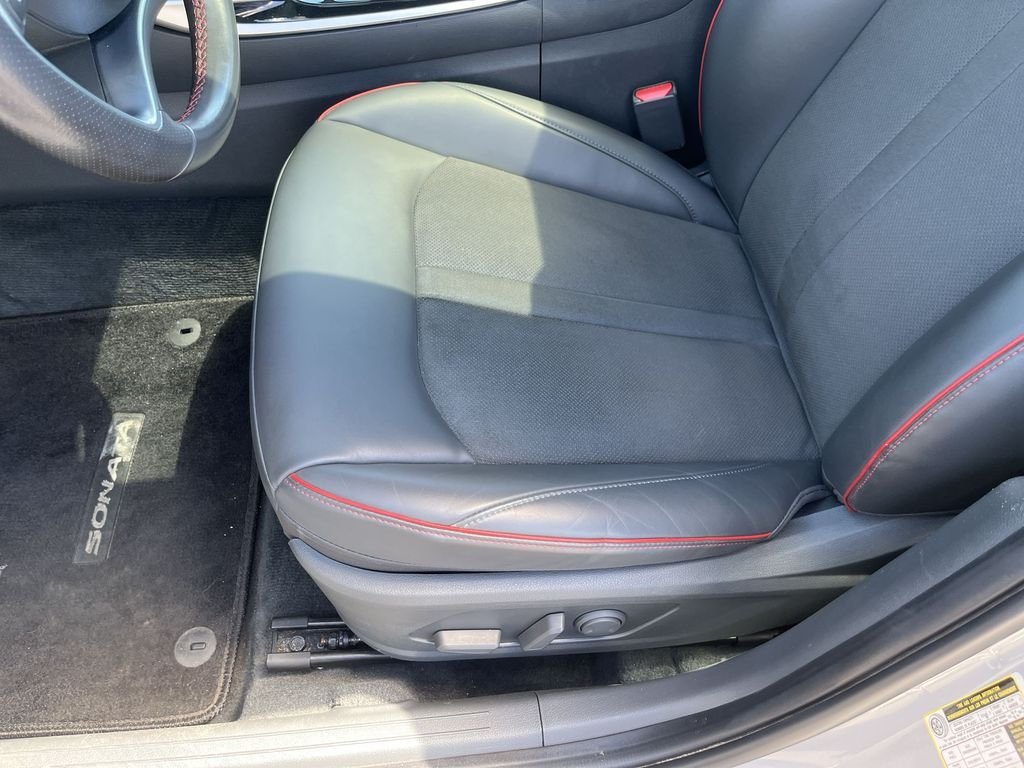 Used 2023 Silver Hyundai SEL Plus image 12