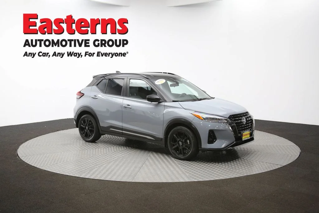 Used 2023 Gray Nissan SR image 47