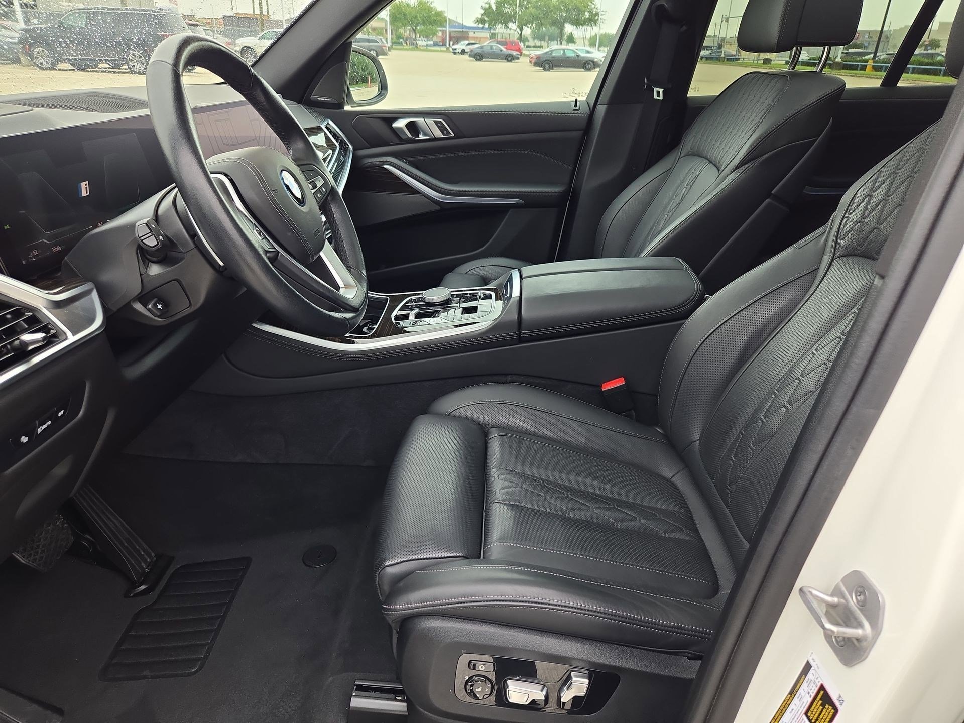 Used 2025 Alpine White BMW xDrive50e image 15