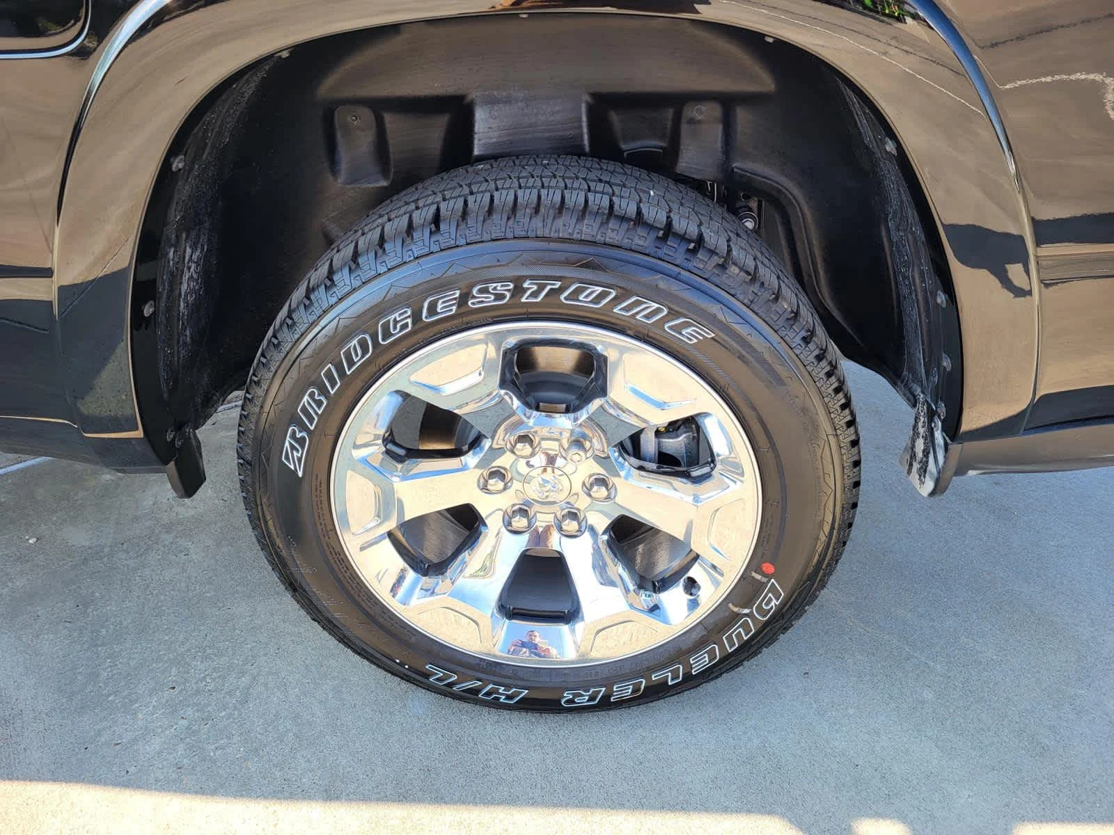 New 2026 Diamond Black Crystal Pearl-Coat Exterior Paint RAM Lone Star image 20