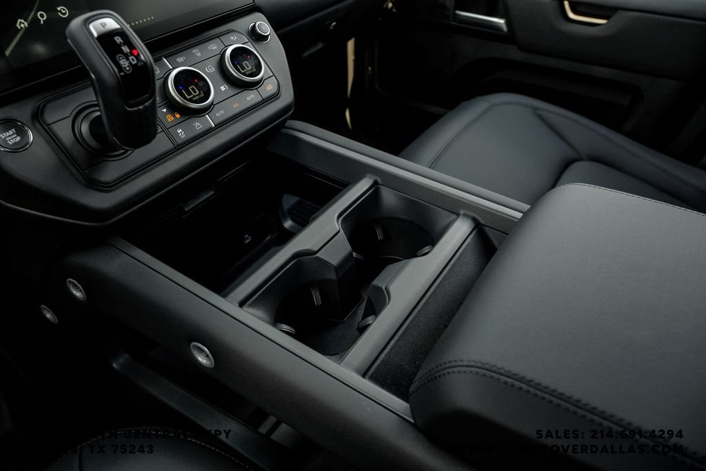 New 2026 Santorini Black Metallic Land Rover S image 31