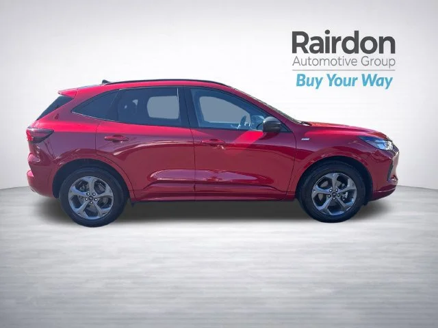 Used 2023 Rapid Red Metallic Tinted Clearcoat Ford ST-Line image 8