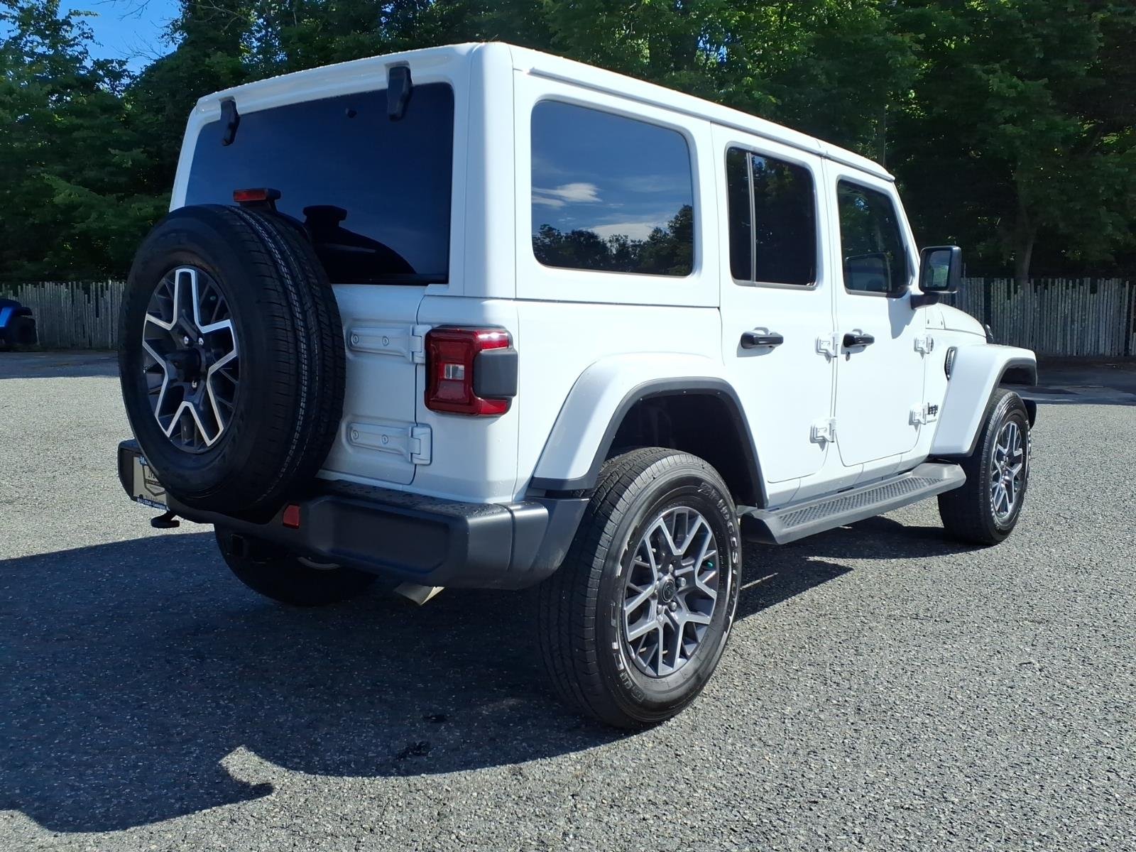 Certified Used 2025 Bright White Clearcoat Jeep 4-Door Sahara 4x4 image 23