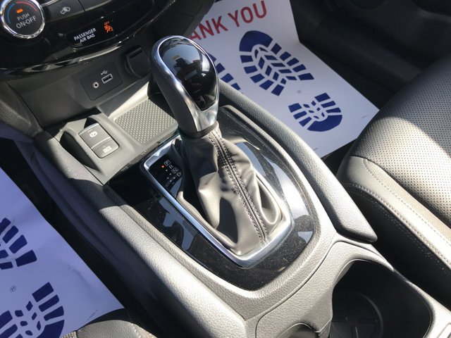 Used 2022 Brilliant Silver Metallic Nissan SL image 23
