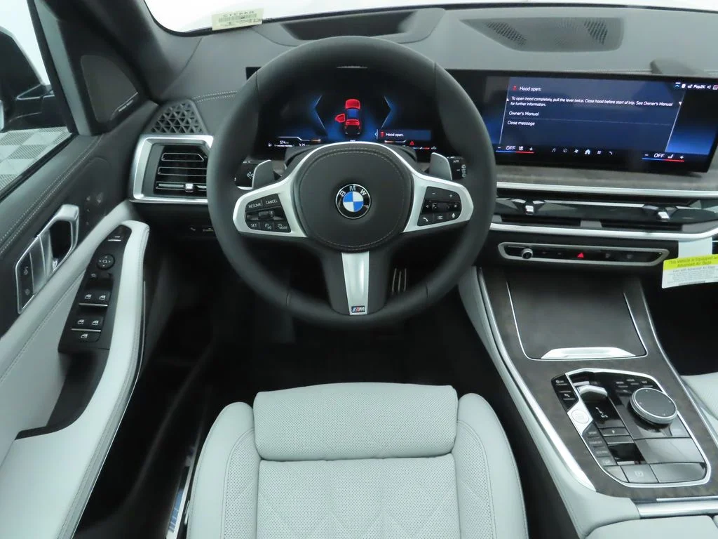 Used 2026 Black BMW xDrive40i image 10
