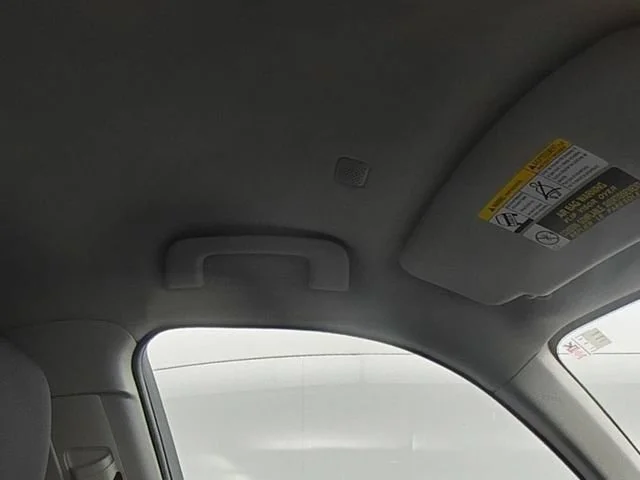 2022 Toyota Highlander LE - Photo 41