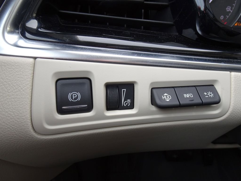 Used 2021 White Cadillac Premium Luxury image 25