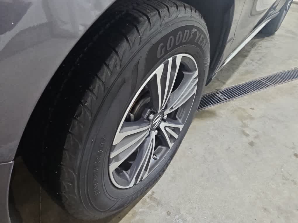 Used 2018 Gray Acura  image 7