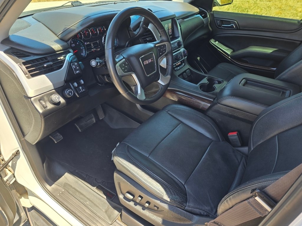 Used 2017 Summit White GMC SLE image 25