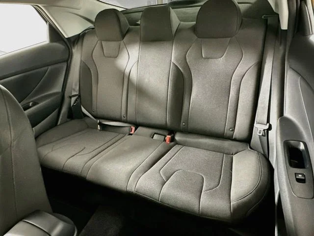 Certified Used 2022 Black Hyundai SE image 11