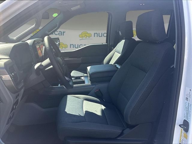 New 2026 Oxford White Ford XLT image 9