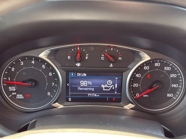 Used 2023 Silver GMC SLE image 22