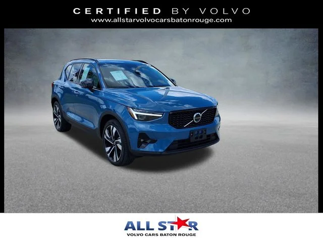 2023 Volvo XC40 B5 Ultimate Dark AWD's photo