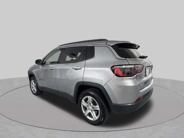 Used 2024 Gray Jeep Latitude image 6