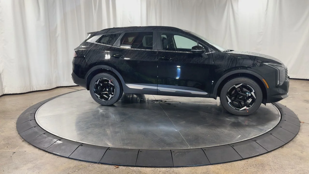 New 2026 Fusion Black Kia EX image 2