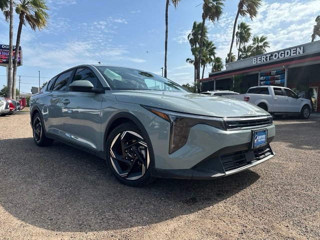 Pre-Owned 2025 Kia K4 EX FWD 4D Sedan