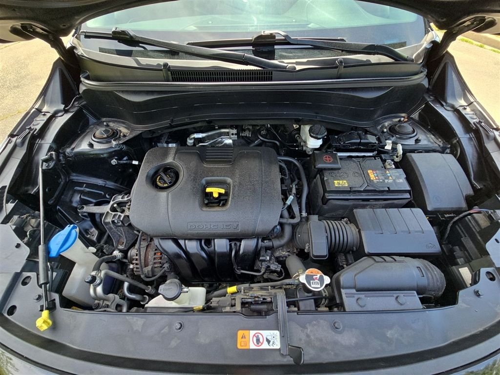 Used 2022 Black Kia LX image 10