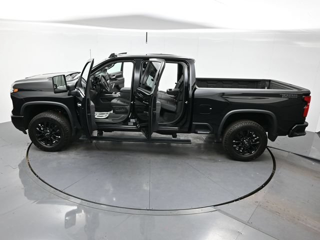 Used 2025 Black Chevrolet LTZ image 41