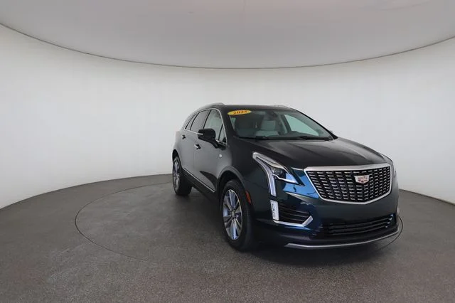 Used 2025 Green Cadillac Premium Luxury image 29