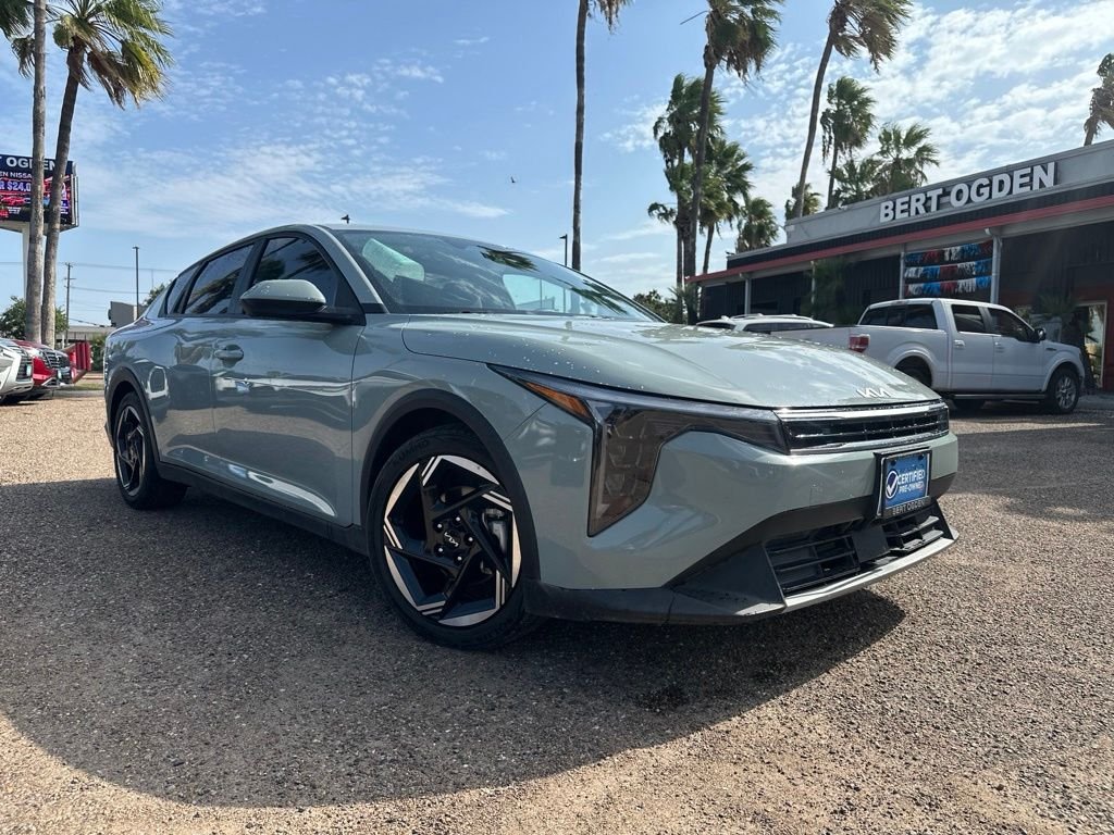 Used 2025  Kia EX image 1