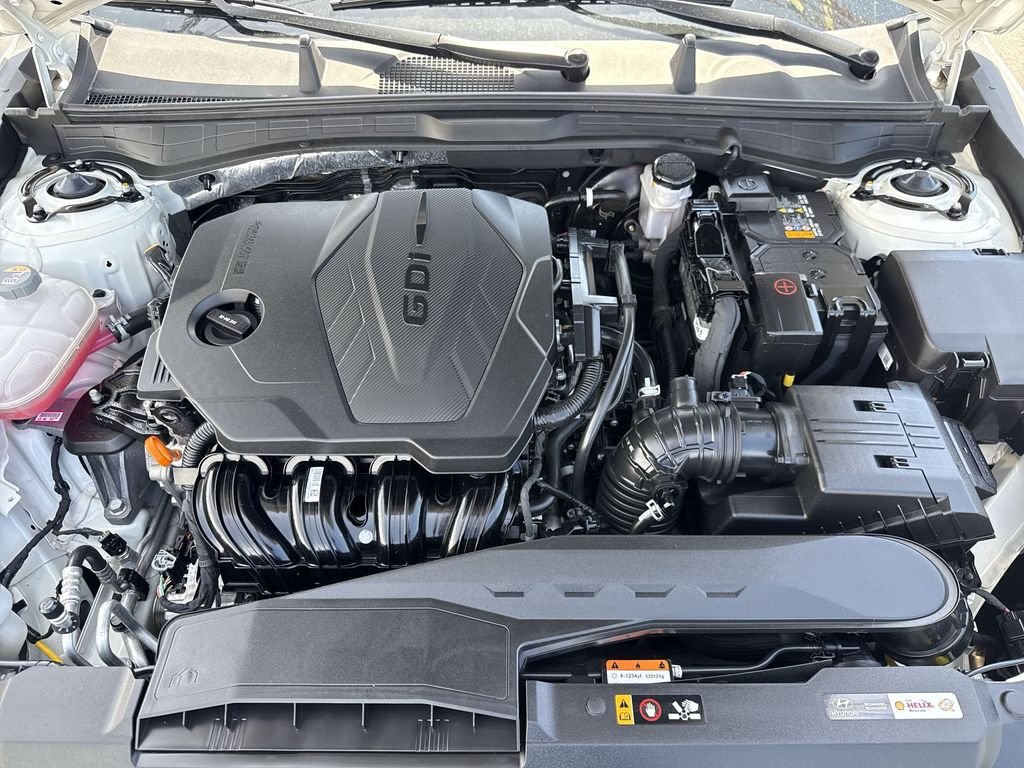 Used 2025 White Hyundai SEL image 74
